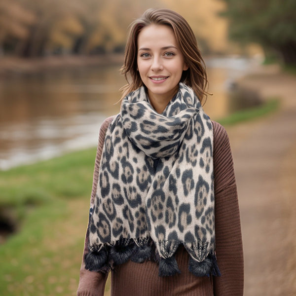 Kaja - Fluffly Animal Print Scarf (70x180cm) - Grey