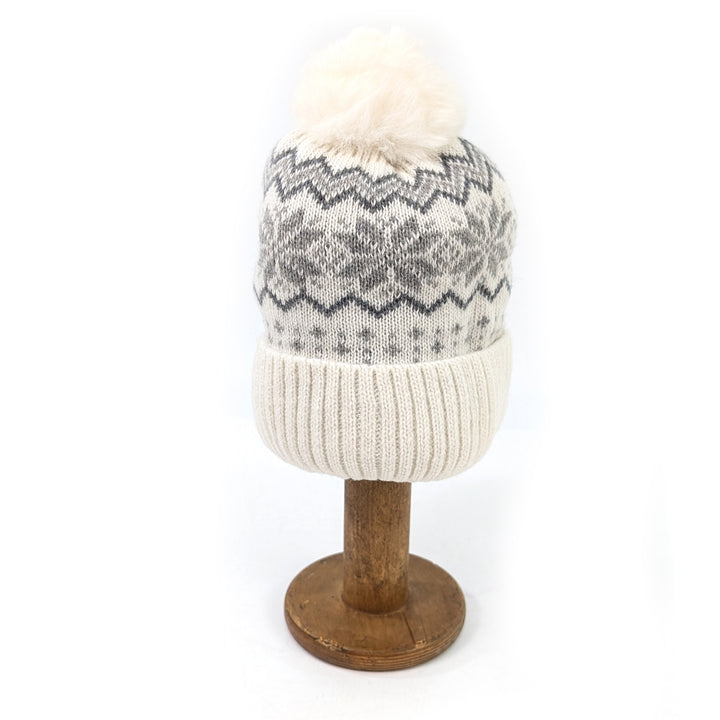 Fluffy Nordic Hat - White